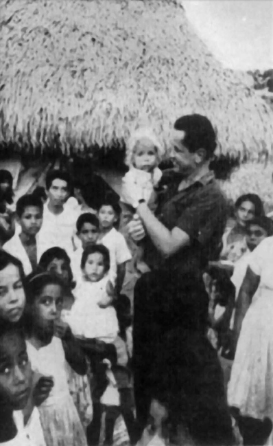 Camilo Torres mit kolumbianischen Landarbeitern
