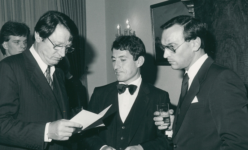 1980: Frank Hoffmann (re.) mit Dr. Hans Singer (li.) langjähriger Vorstandsvorsitzender der Ferrostaal AG wie auch Vorsitzender des Lateinamerika Vereins von 1989-1994